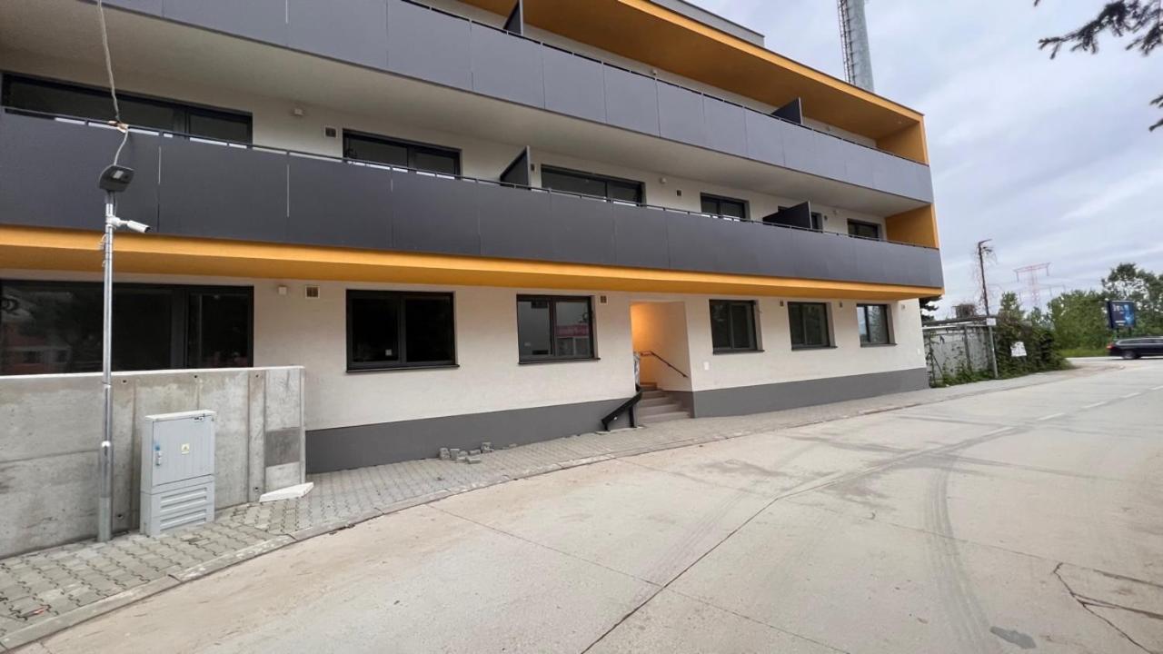 Air-Conditioned 2 Room Apartment, With Terrace, Rovinka 203 Экстерьер фото